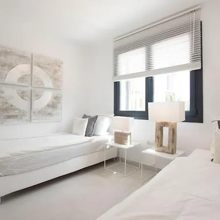 别墅 Strandnahe Design Mit Pool 2 Schlafzimmer 180 Qm