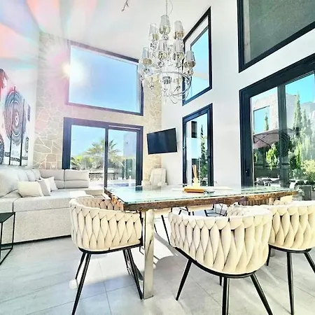 Strandnahe Design Mit Pool 2 Schlafzimmer 180 Qm *