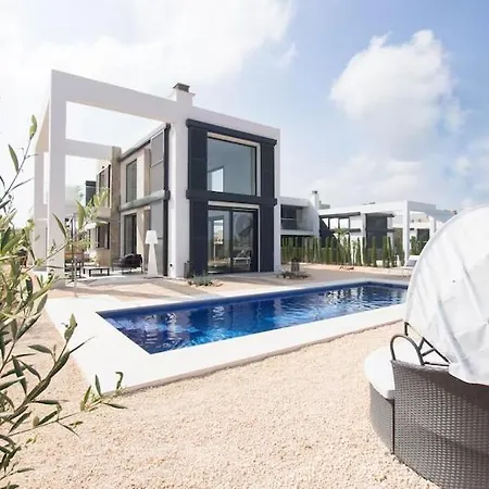 别墅 Strandnahe Design Mit Pool 2 Schlafzimmer 180 Qm *